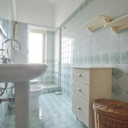 דירה Awesome In With 3 Bedrooms Camini