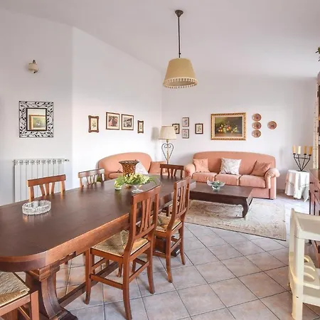 Awesome In With 3 Bedrooms